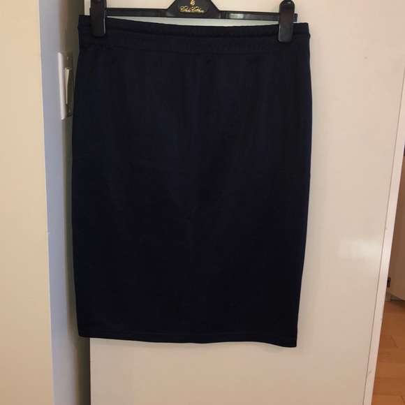 TNA sport skirt - Picture 3 of 3